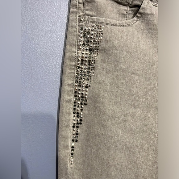 Express Rhinestone Cropped Jeans‎ - Picture 3 of 7